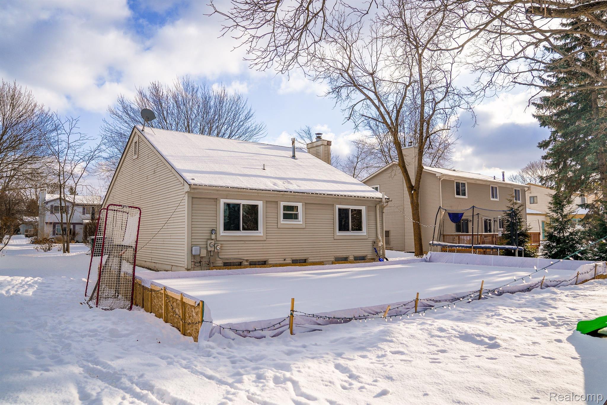 708 DRESSLER Lane
