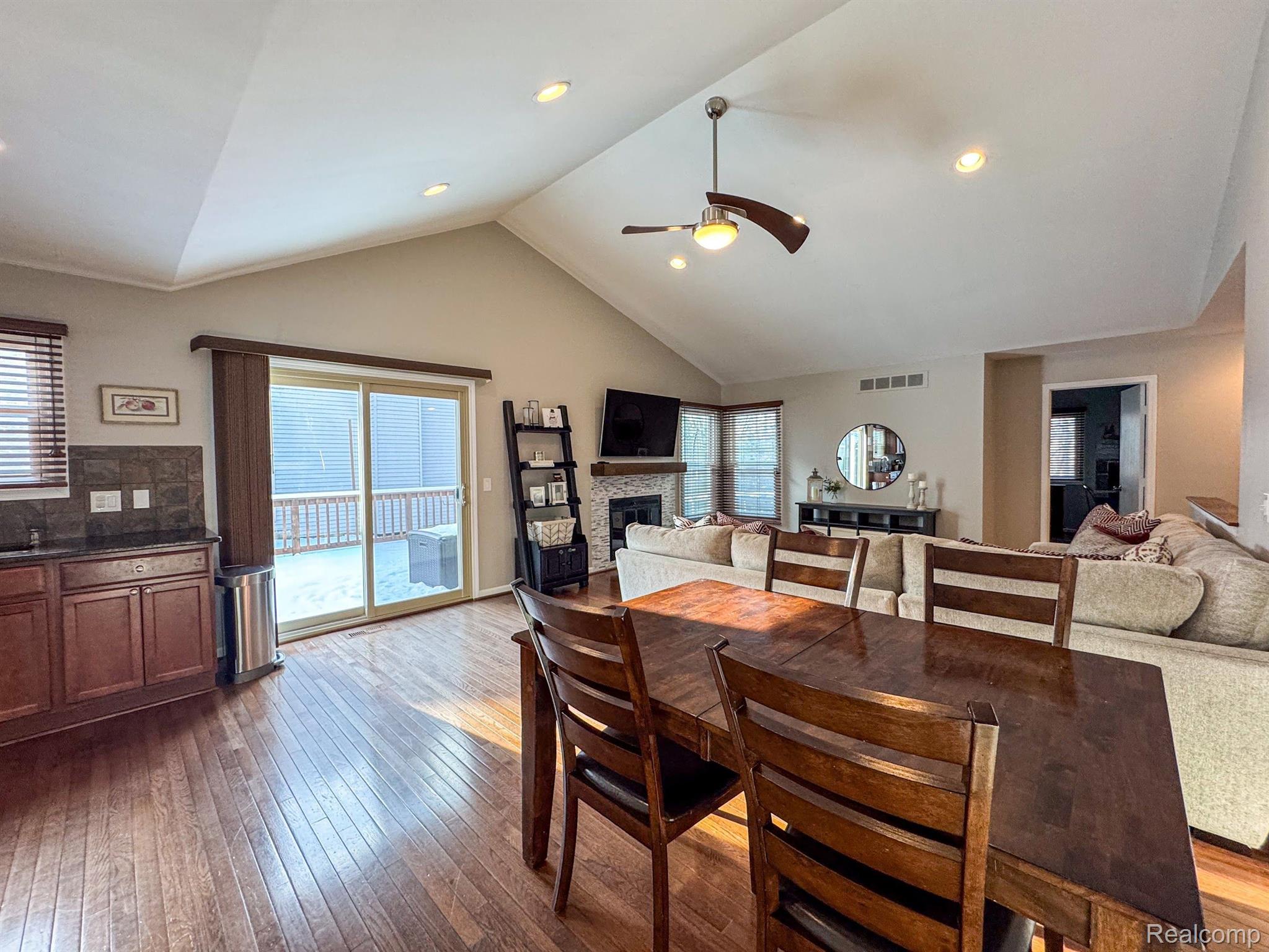 708 DRESSLER Lane