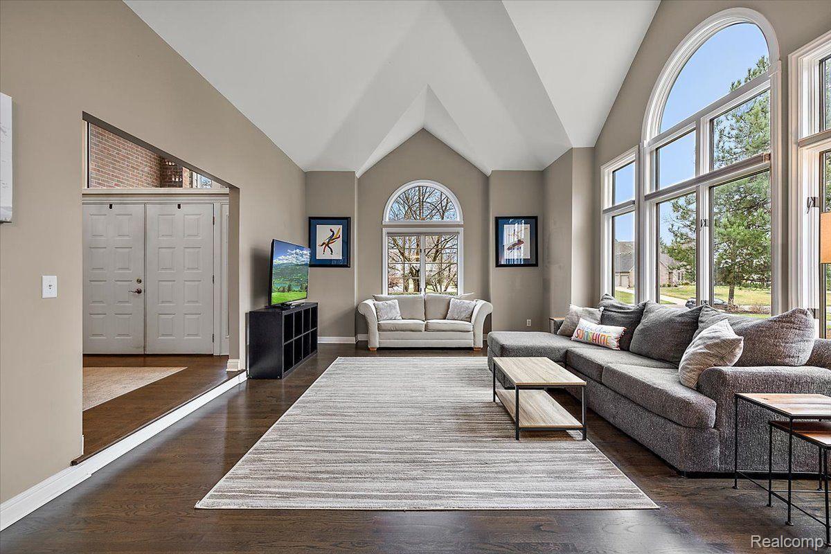 4250 SAINT ANDREWS Street