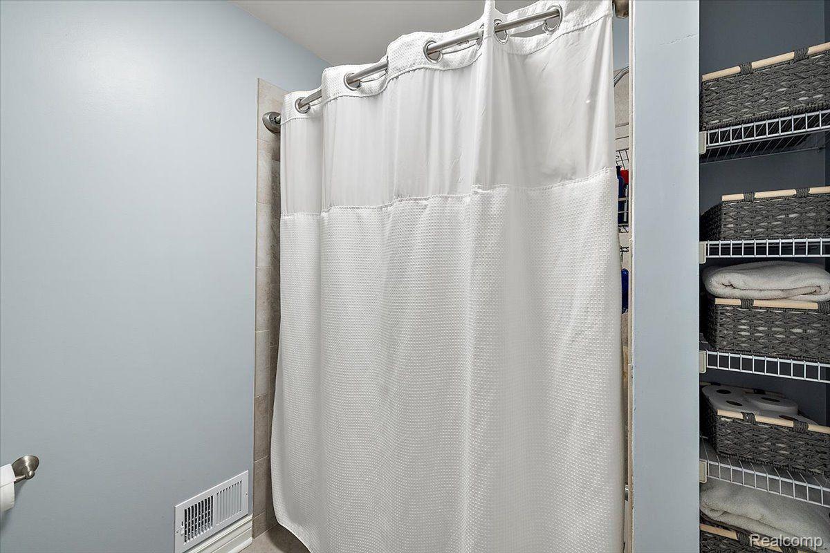 4250 SAINT ANDREWS Street