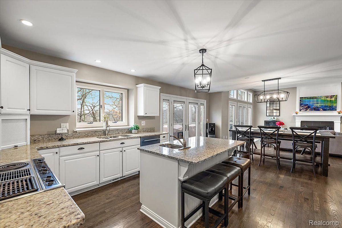 4250 SAINT ANDREWS Street