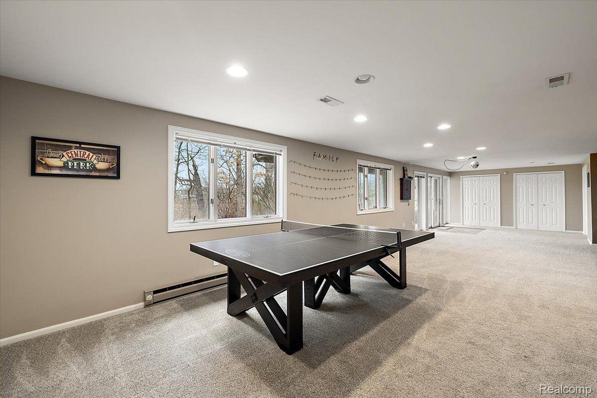 4250 SAINT ANDREWS Street