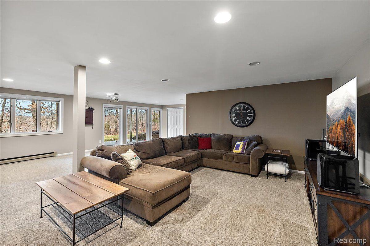 4250 SAINT ANDREWS Street