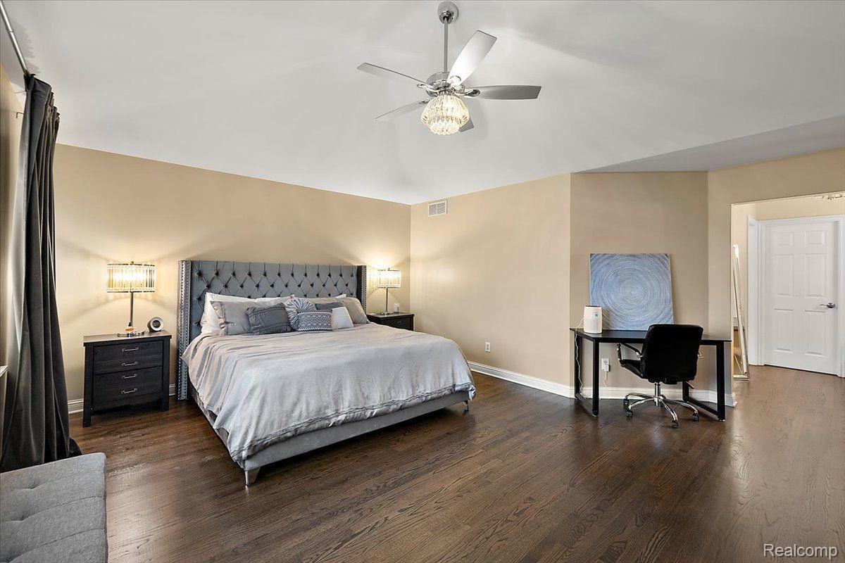 4250 SAINT ANDREWS Street