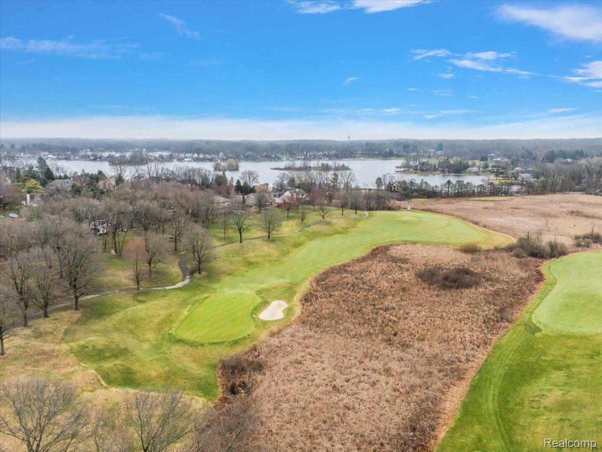 4250 SAINT ANDREWS Street