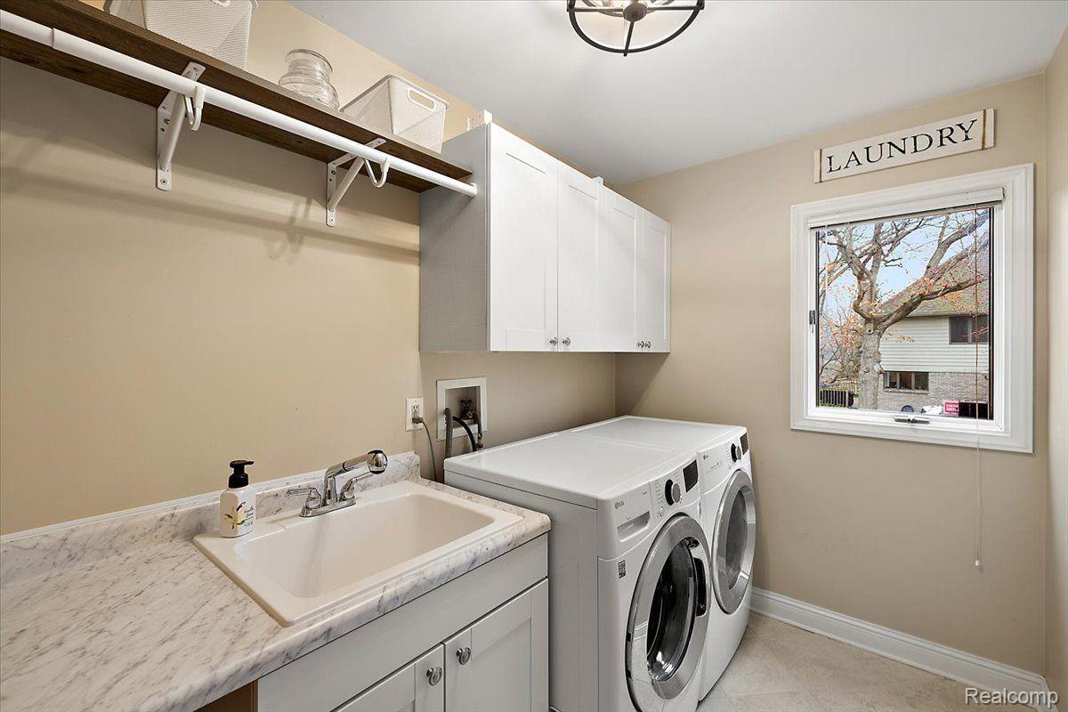 4250 SAINT ANDREWS Street