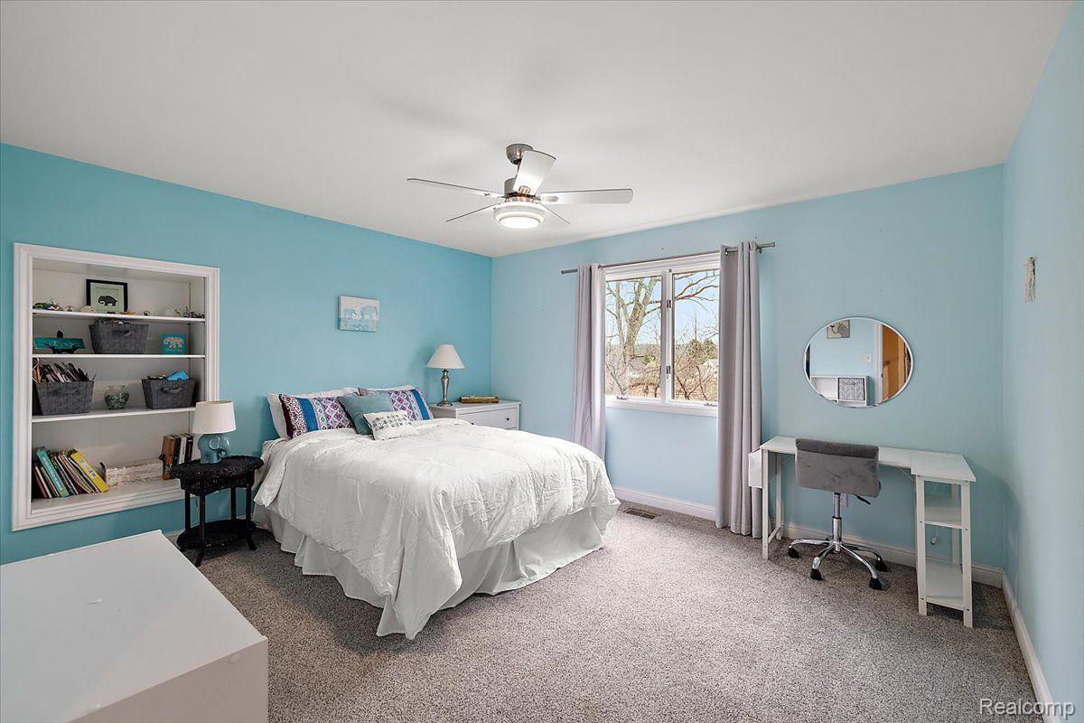 4250 SAINT ANDREWS Street