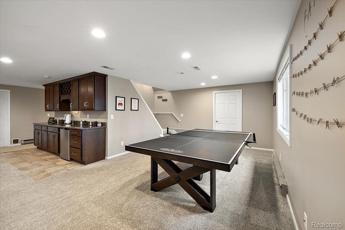 4250 SAINT ANDREWS Street