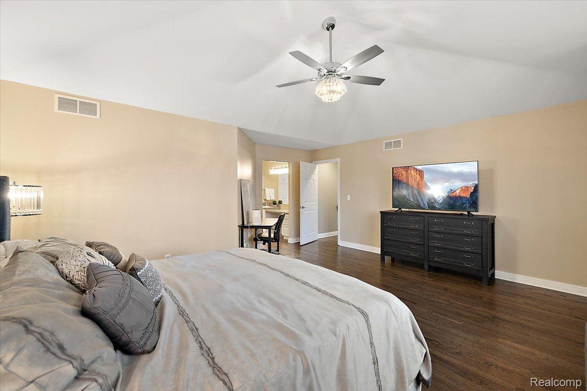 4250 SAINT ANDREWS Street