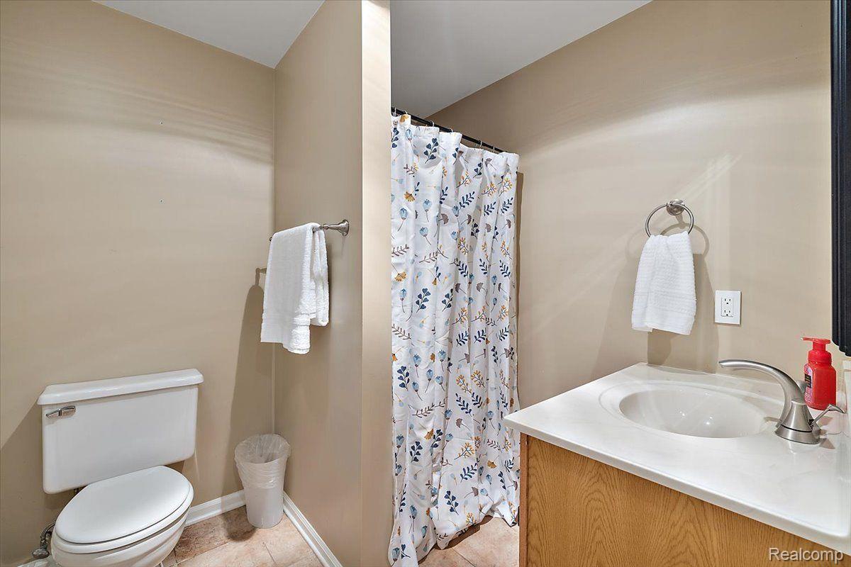 4250 SAINT ANDREWS Street