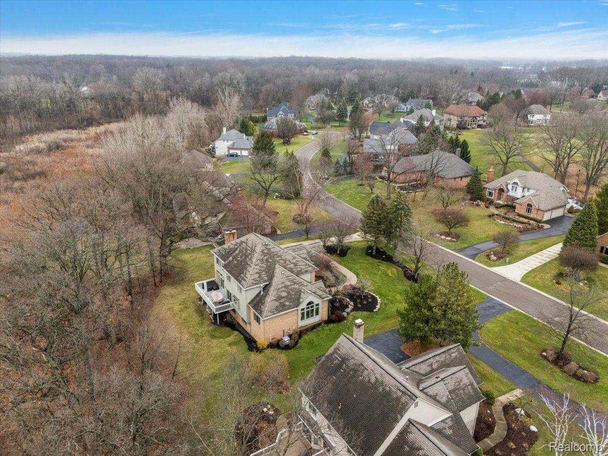 4250 SAINT ANDREWS Street