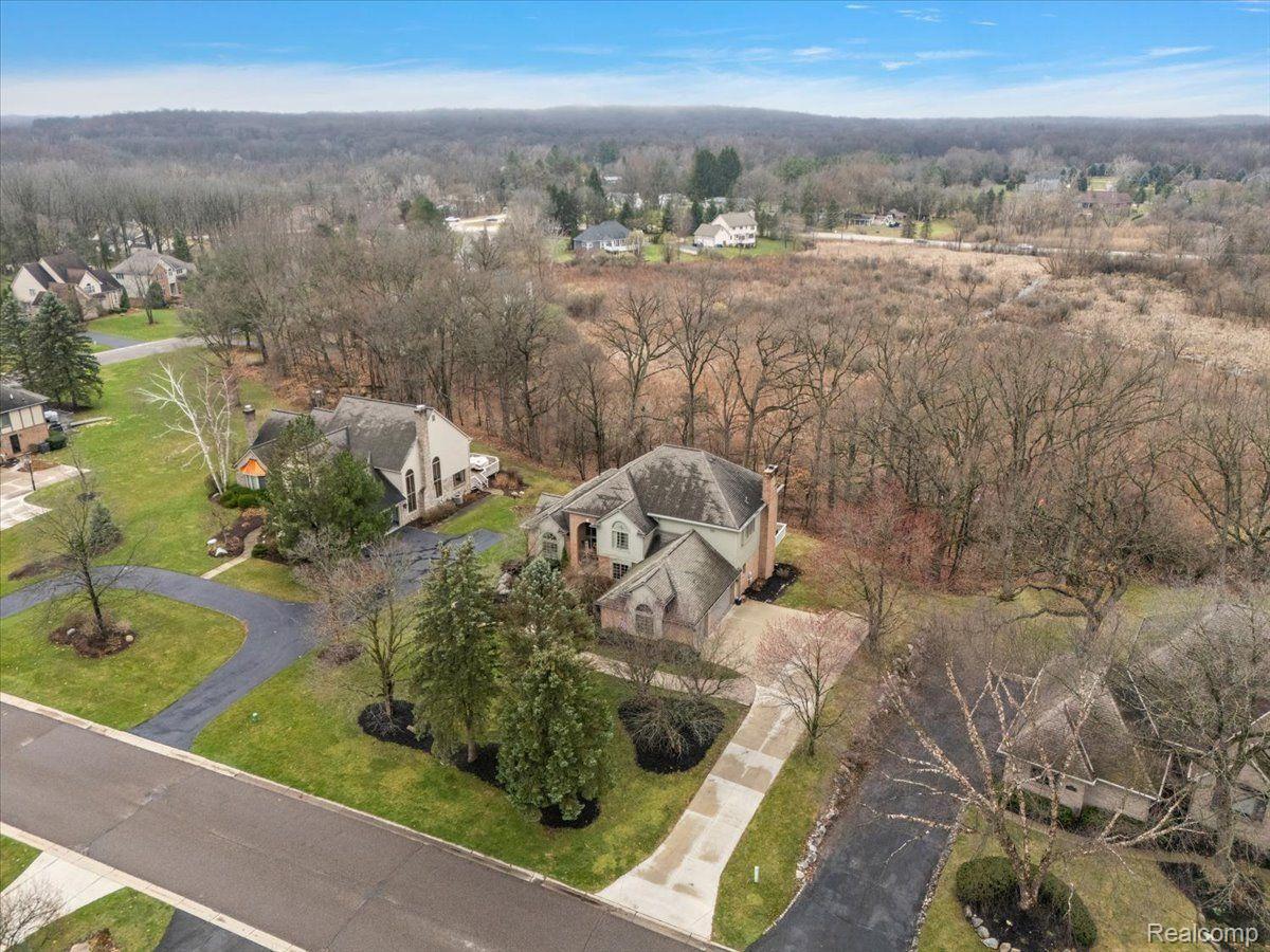 4250 SAINT ANDREWS Street