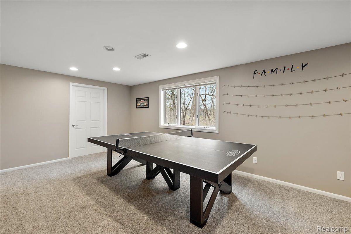 4250 SAINT ANDREWS Street