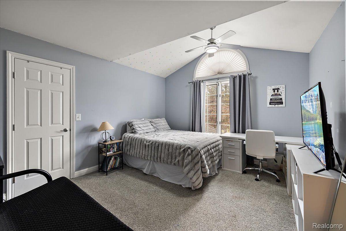 4250 SAINT ANDREWS Street