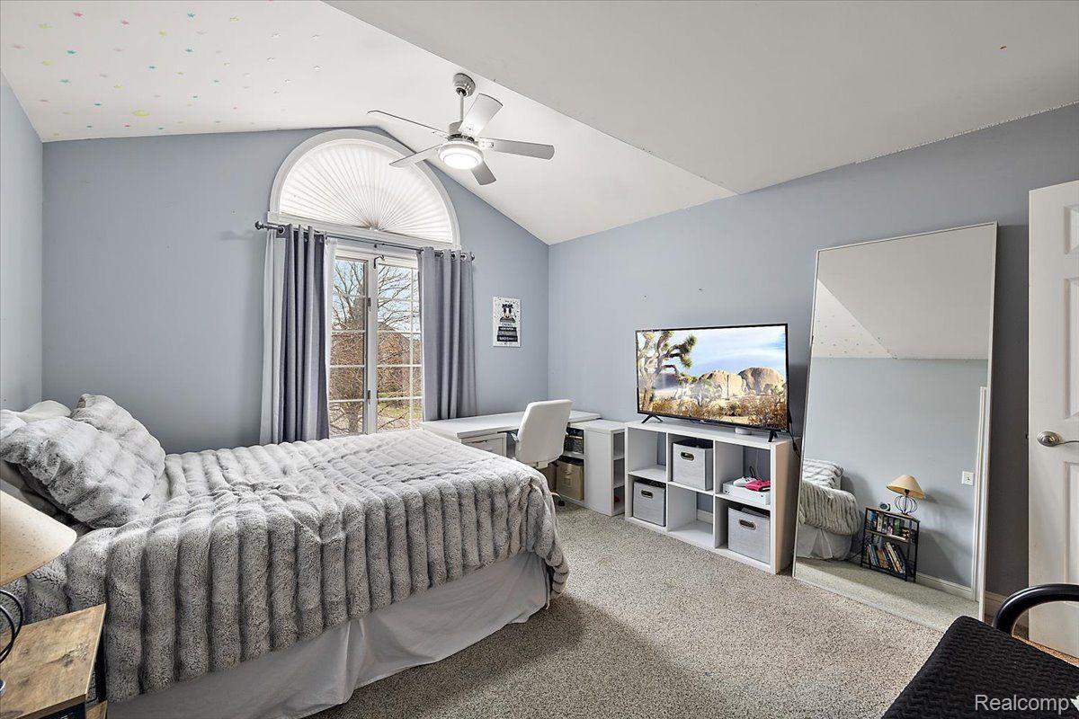 4250 SAINT ANDREWS Street