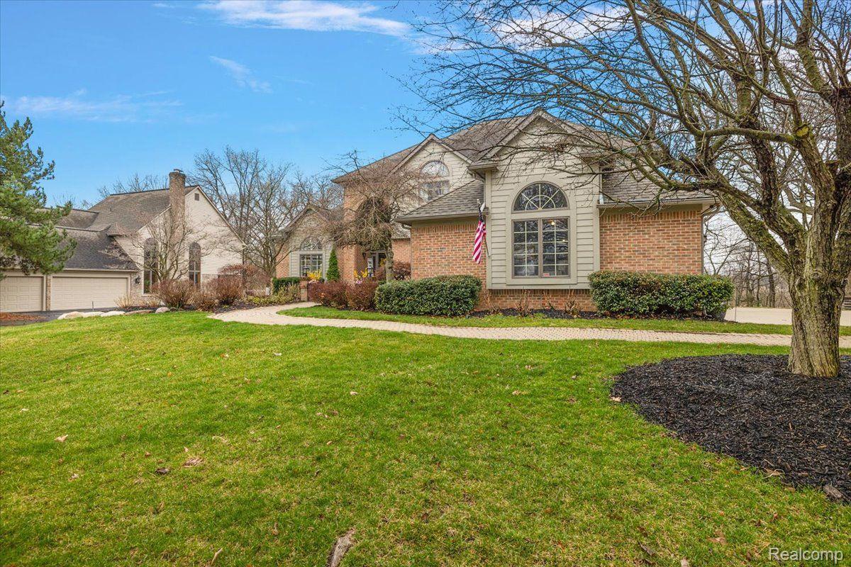 4250 SAINT ANDREWS Street