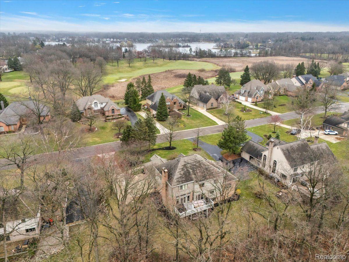 4250 SAINT ANDREWS Street