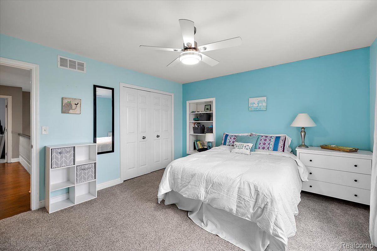 4250 SAINT ANDREWS Street