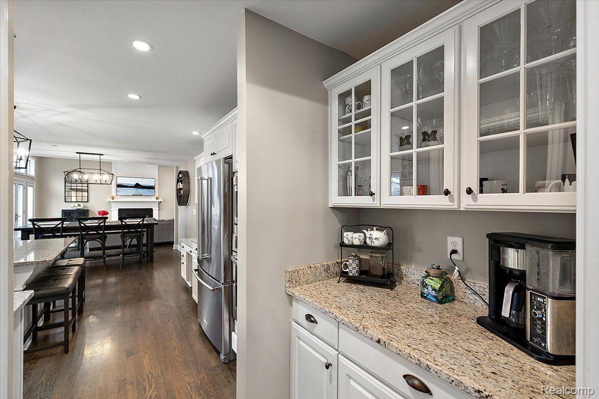 4250 SAINT ANDREWS Street