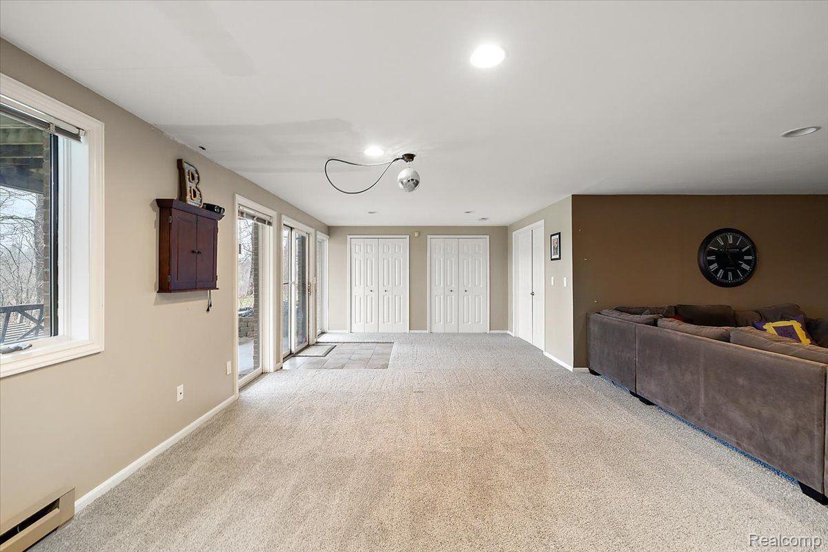 4250 SAINT ANDREWS Street