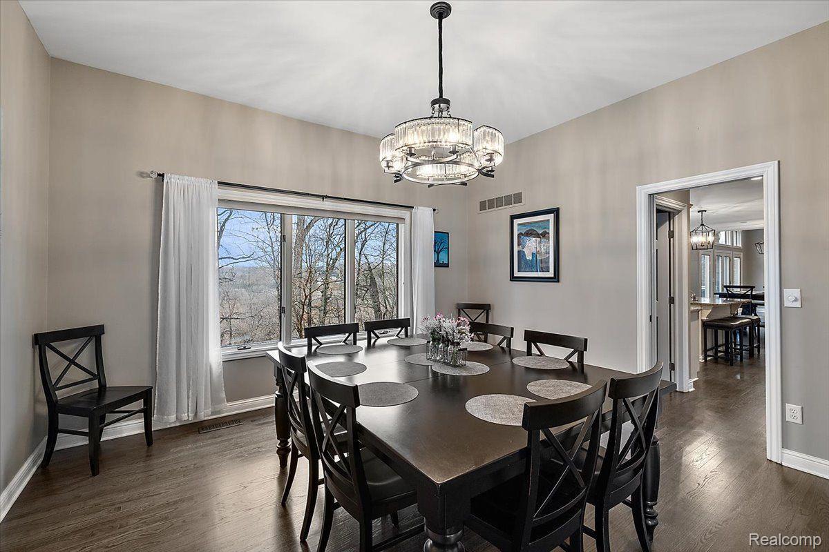 4250 SAINT ANDREWS Street