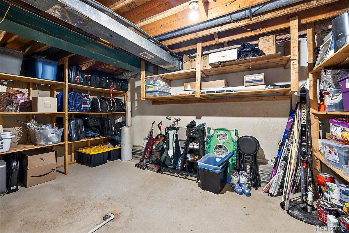 4250 SAINT ANDREWS Street