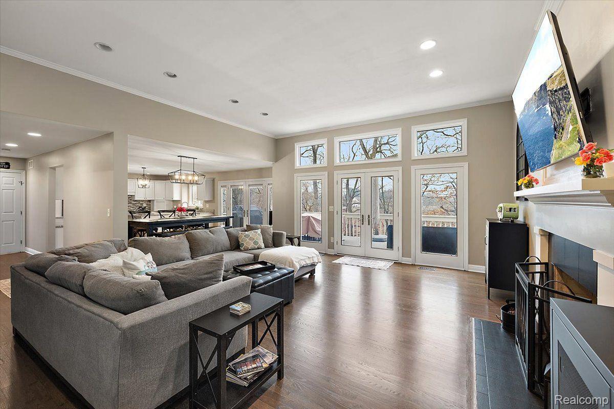 4250 SAINT ANDREWS Street