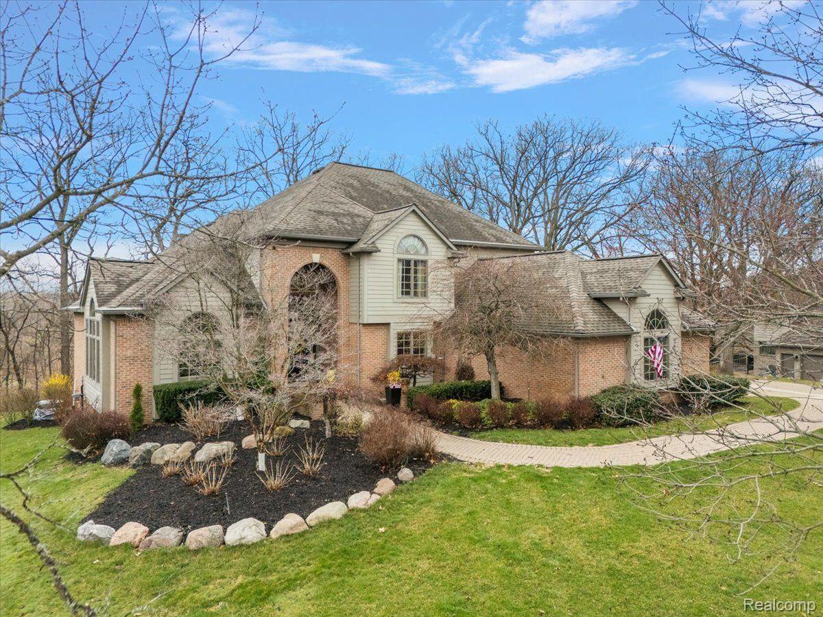 4250 SAINT ANDREWS Street