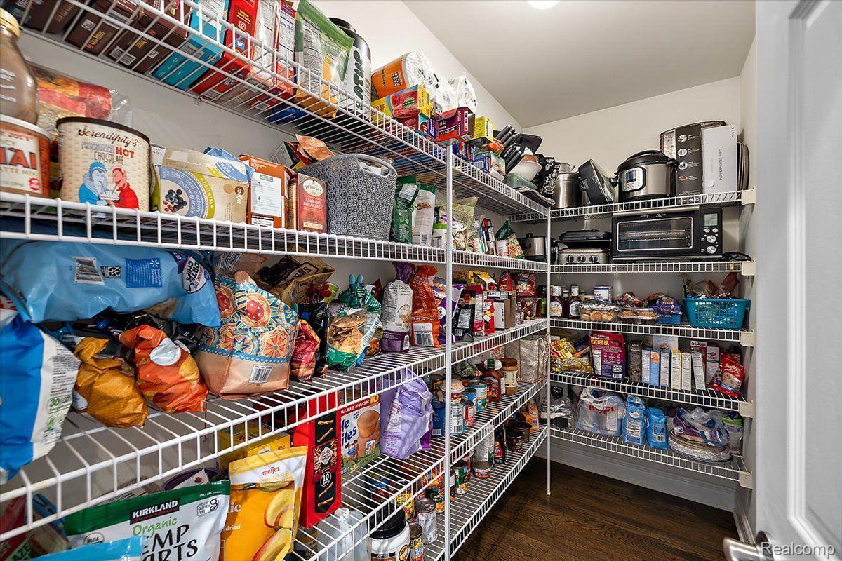 4250 SAINT ANDREWS Street