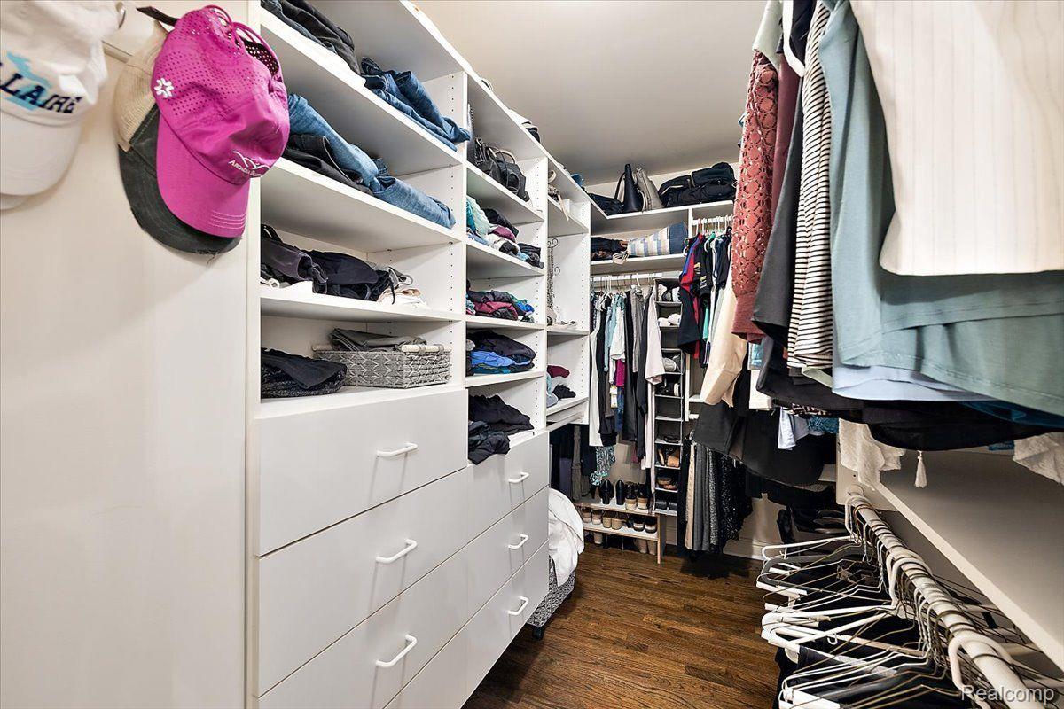 4250 SAINT ANDREWS Street