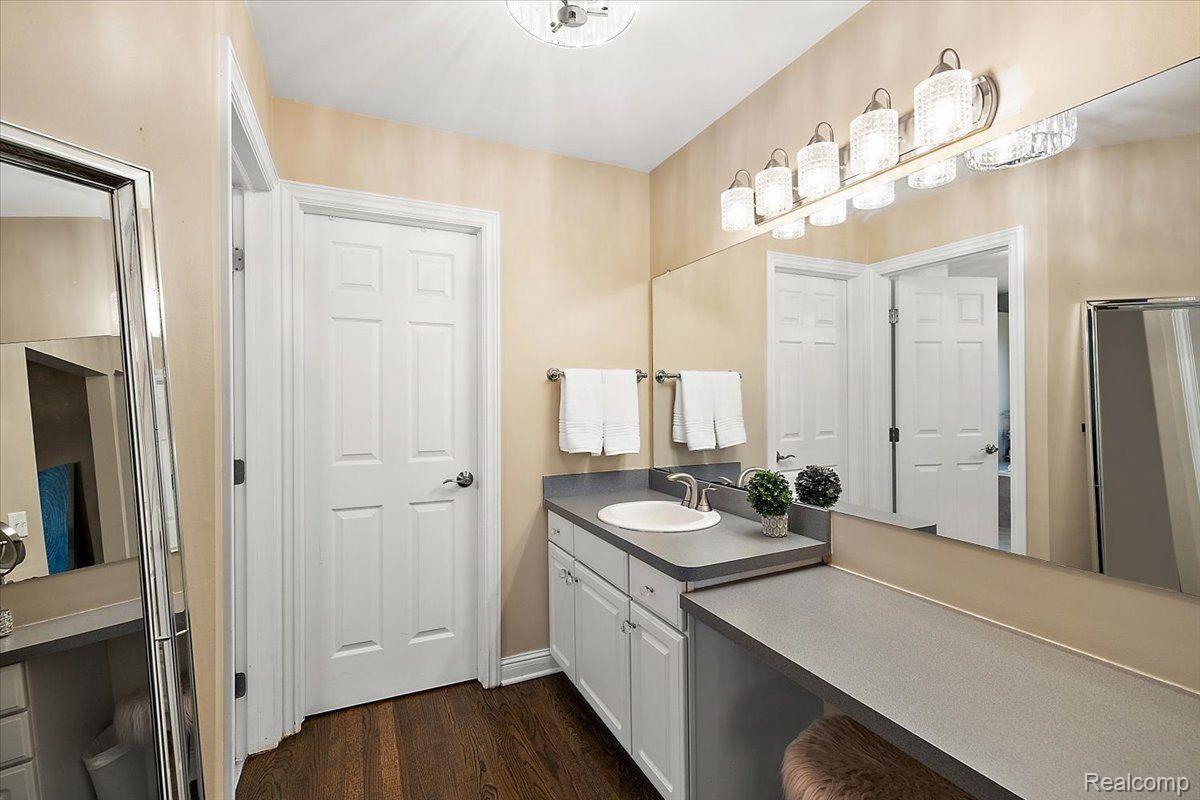 4250 SAINT ANDREWS Street