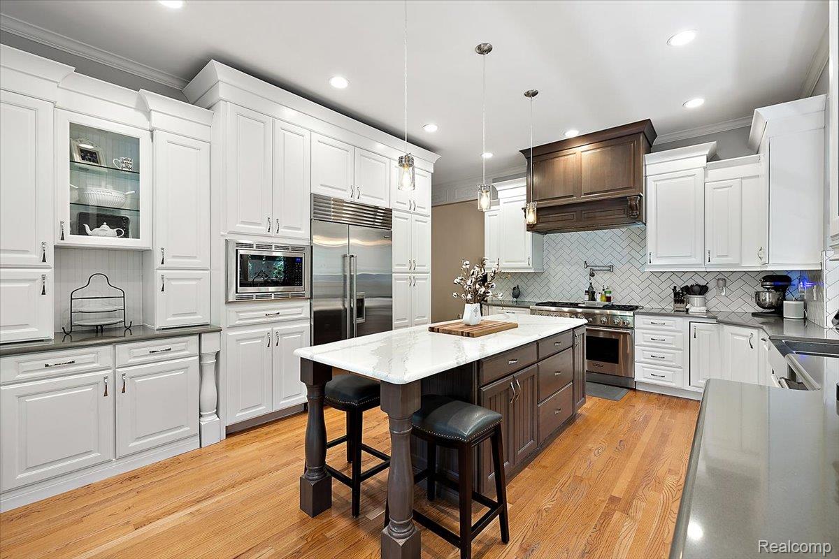 2560 Darren Drive