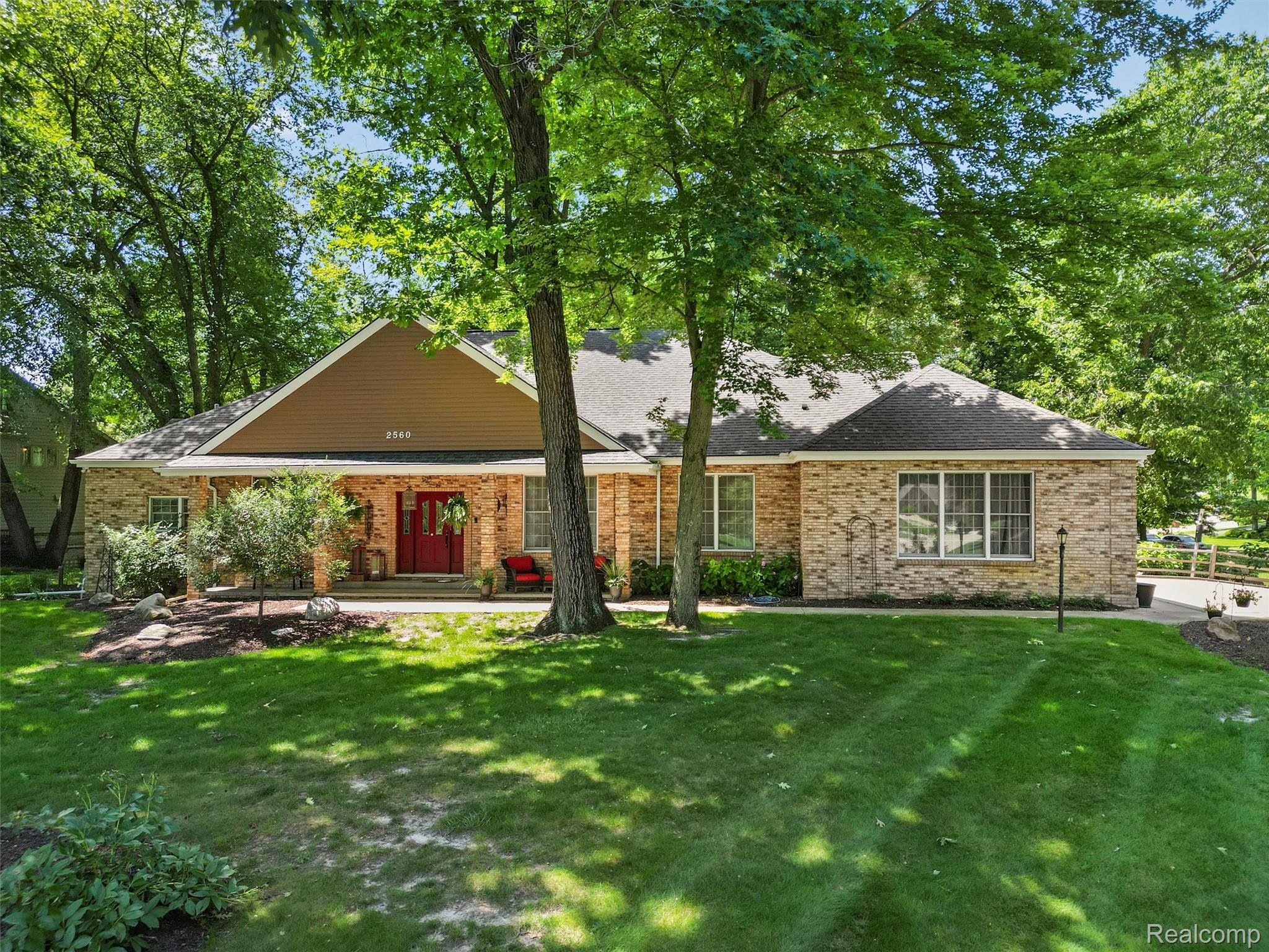 2560 Darren Drive