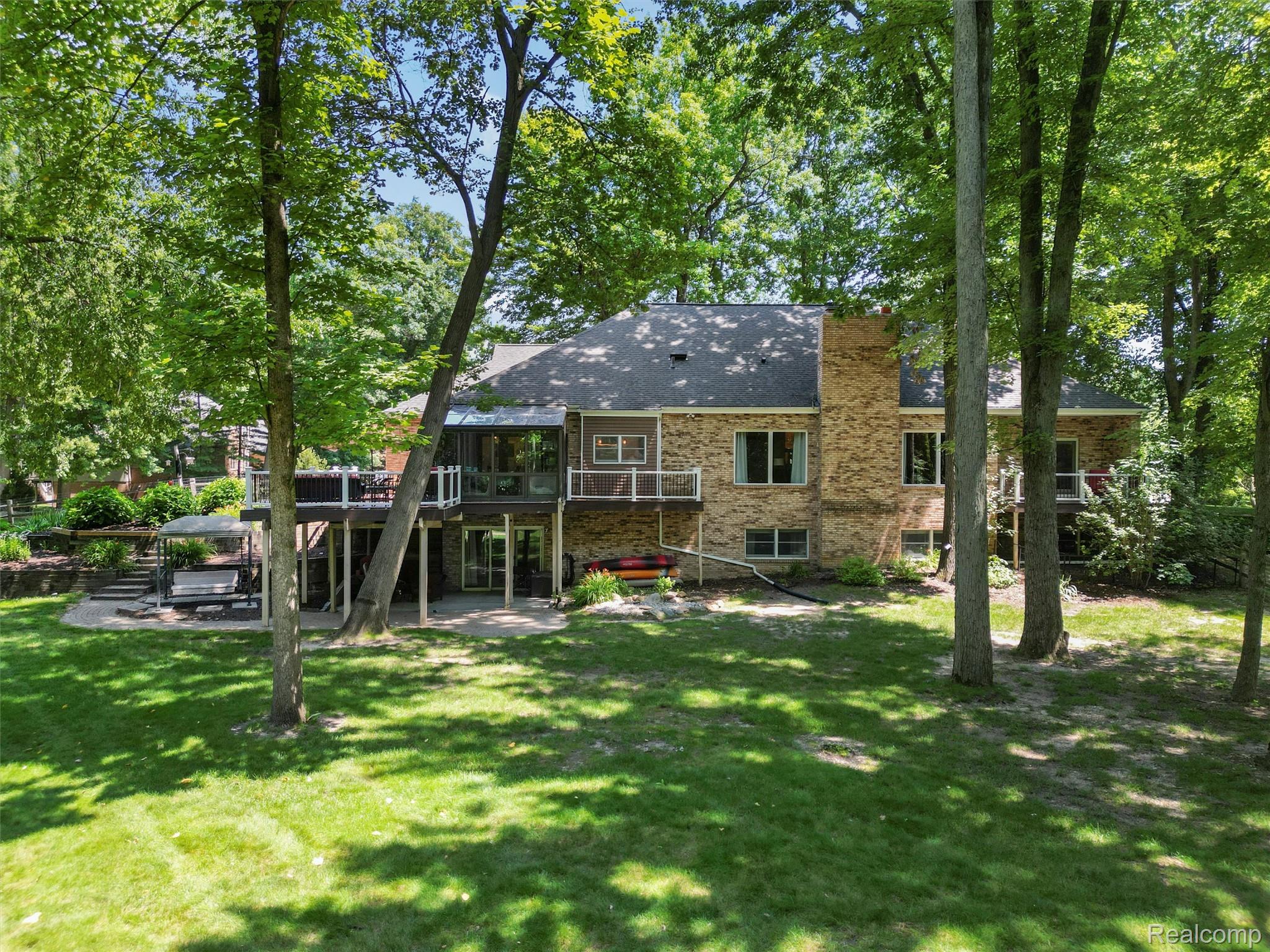 2560 Darren Drive
