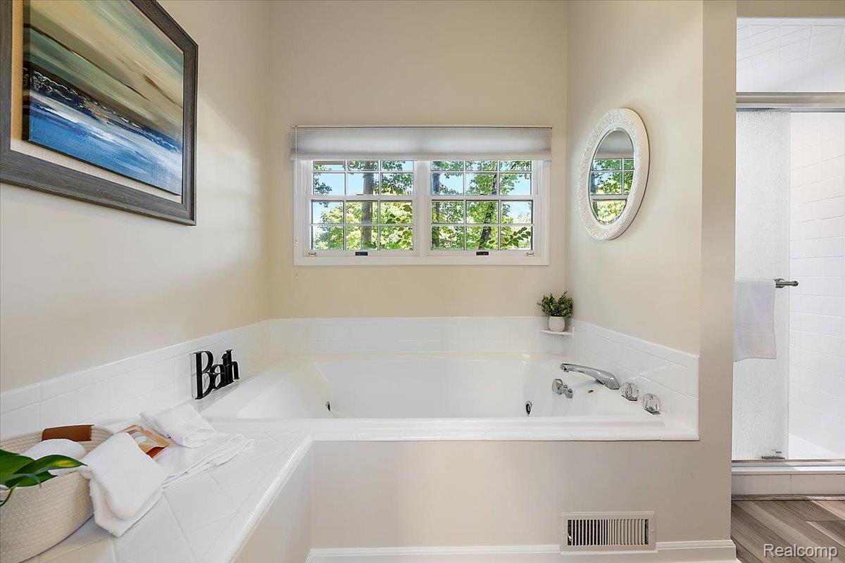 2560 Darren Drive