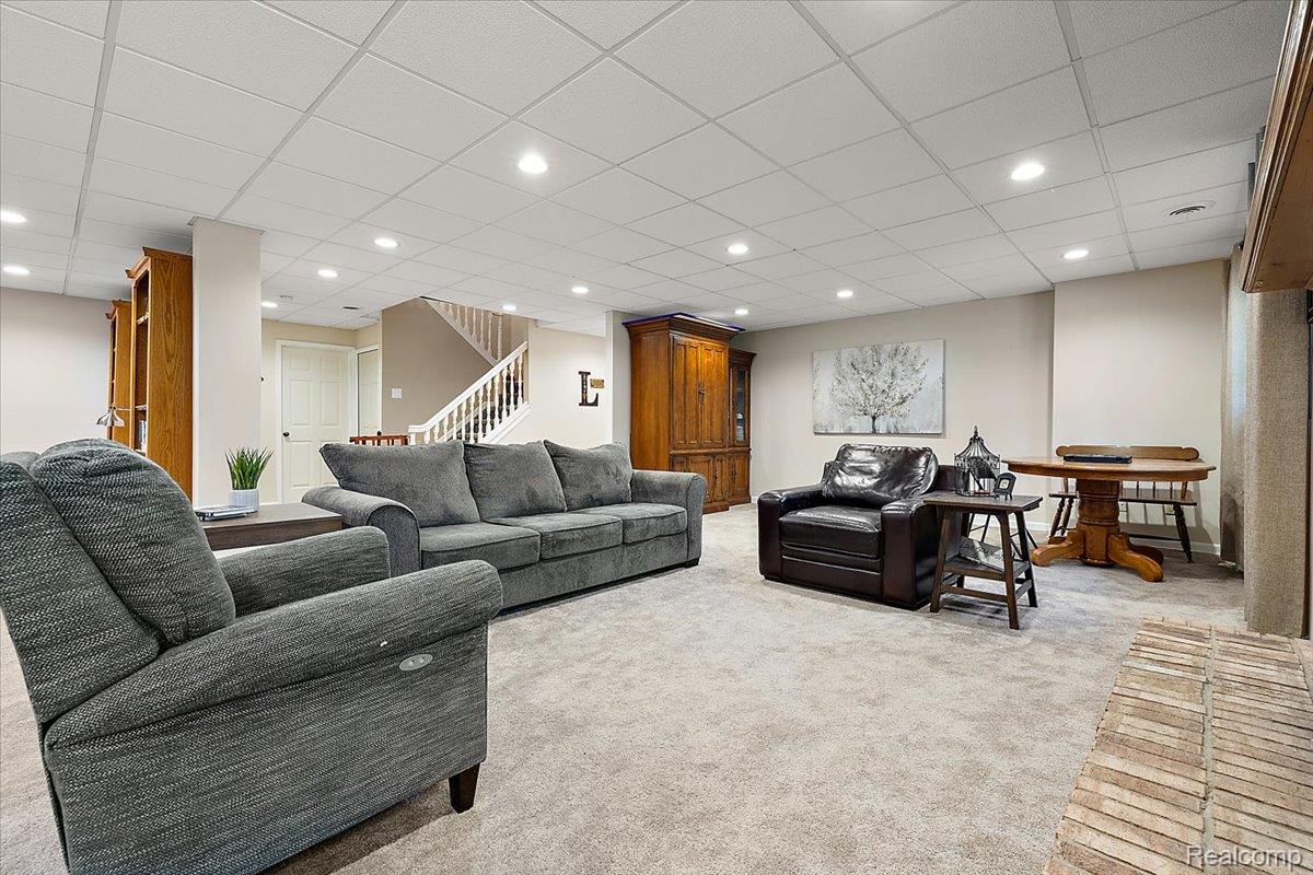 2560 Darren Drive