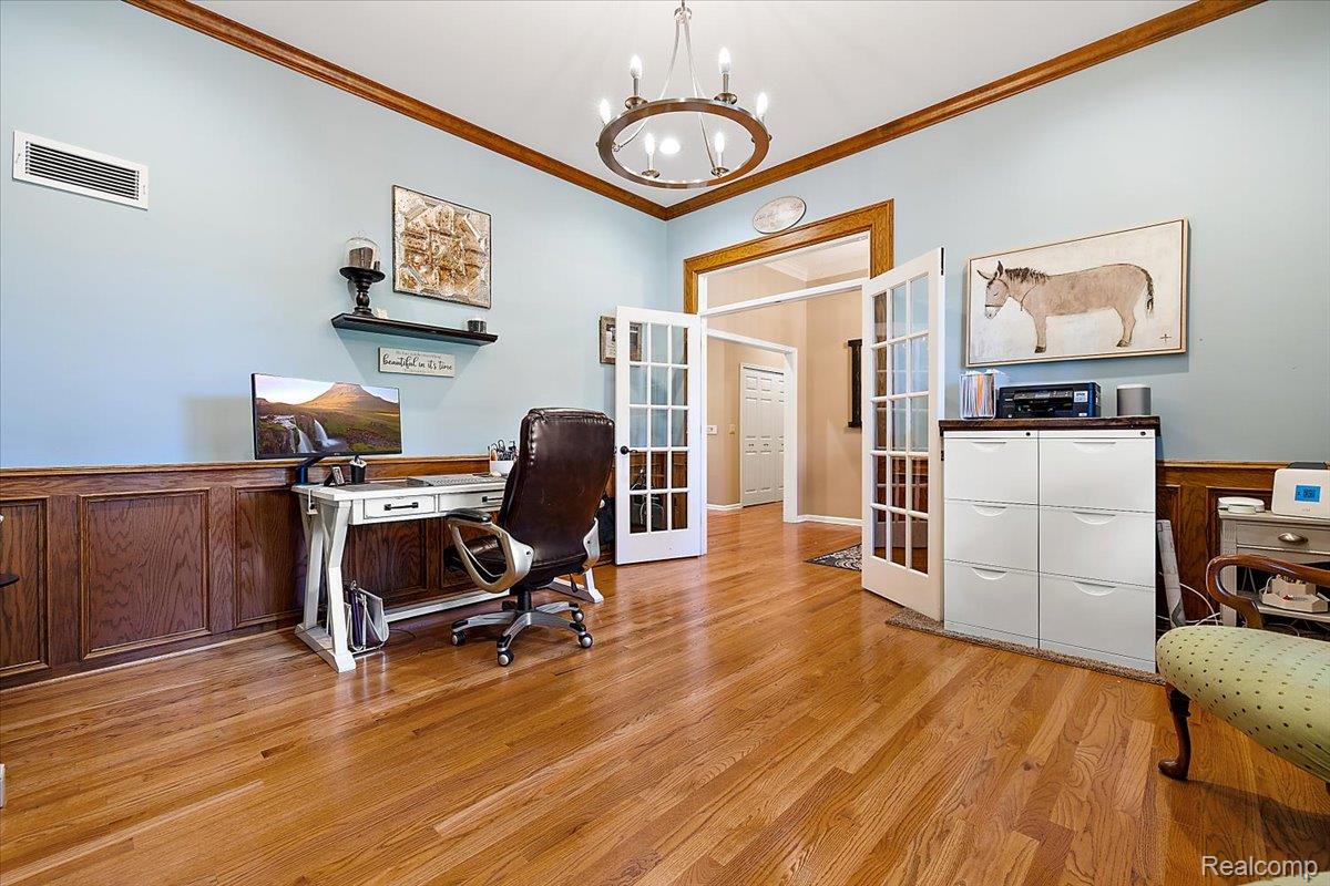 2560 Darren Drive