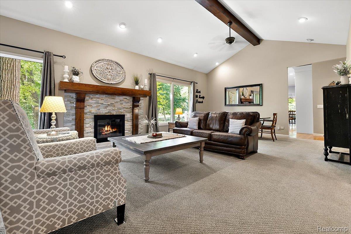 2560 Darren Drive