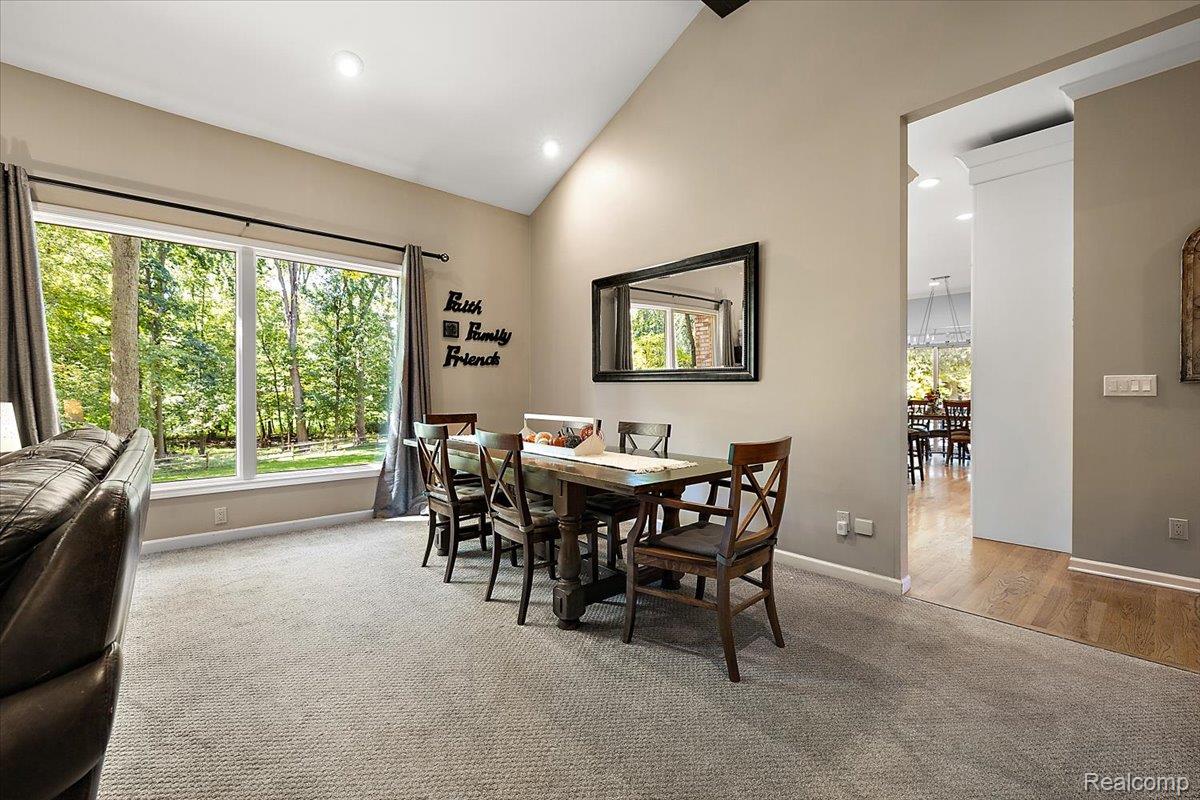 2560 Darren Drive