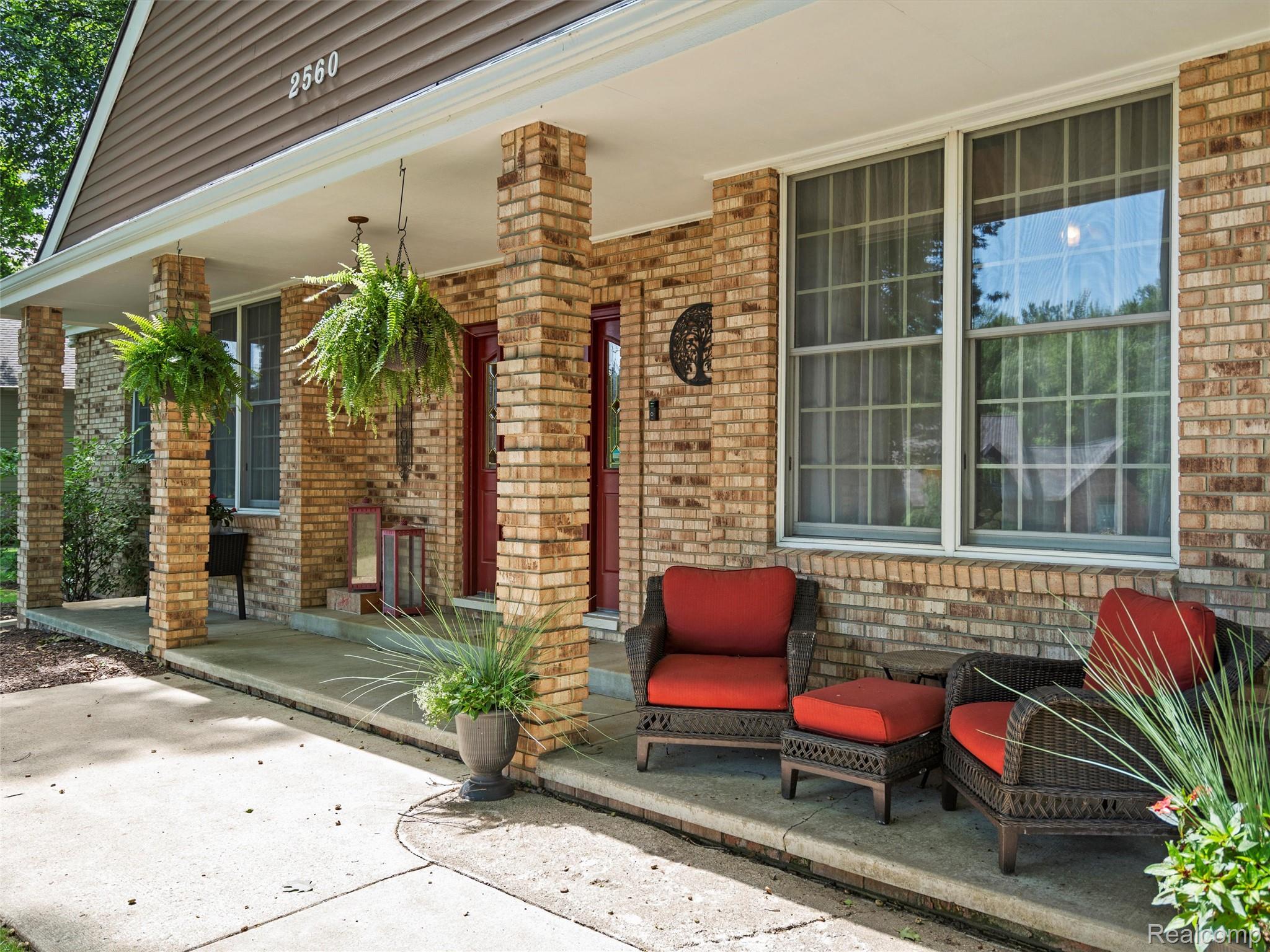 2560 Darren Drive