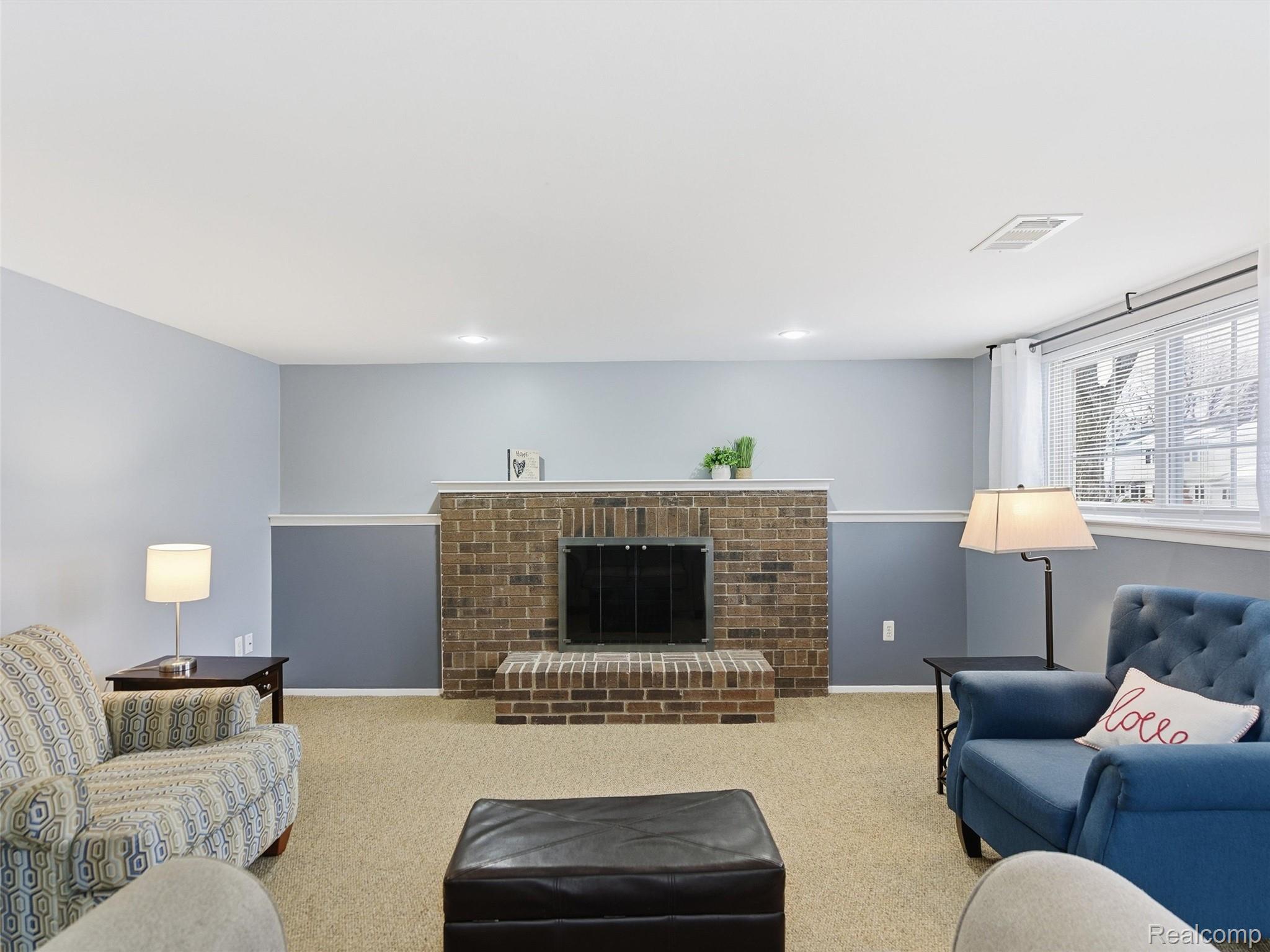 1595 Deerhurst Lane