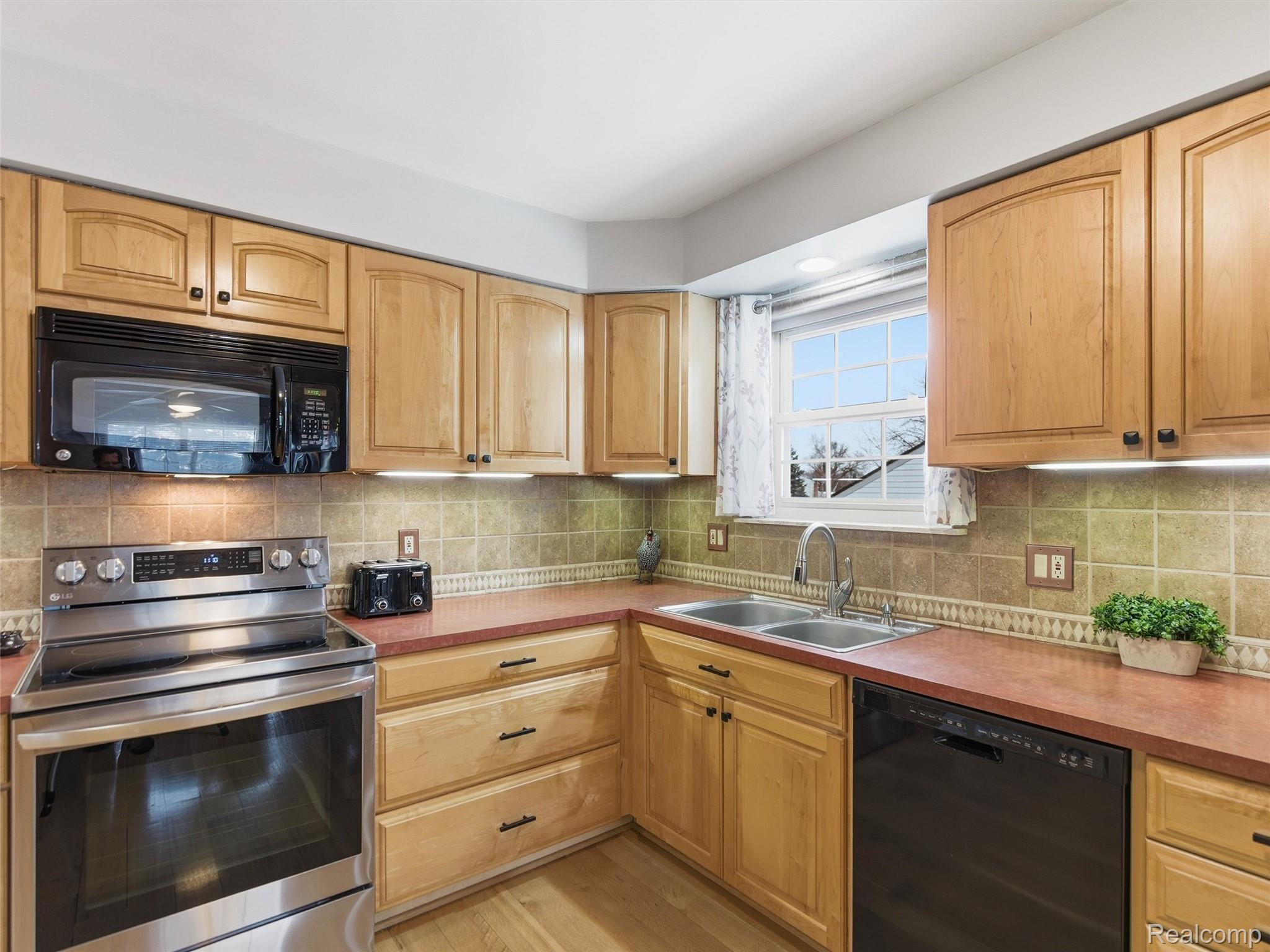 1595 Deerhurst Lane