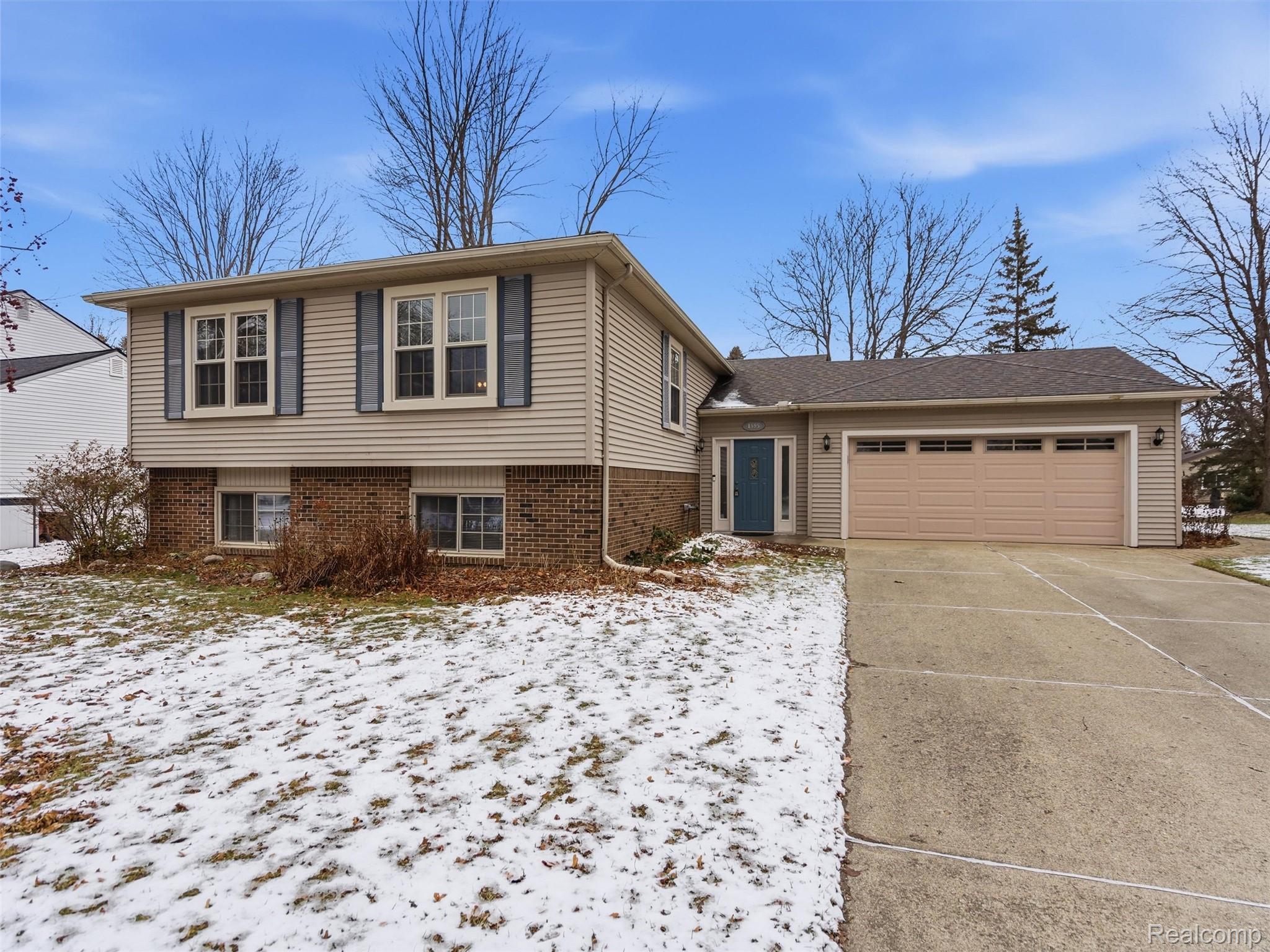 1595 Deerhurst Lane