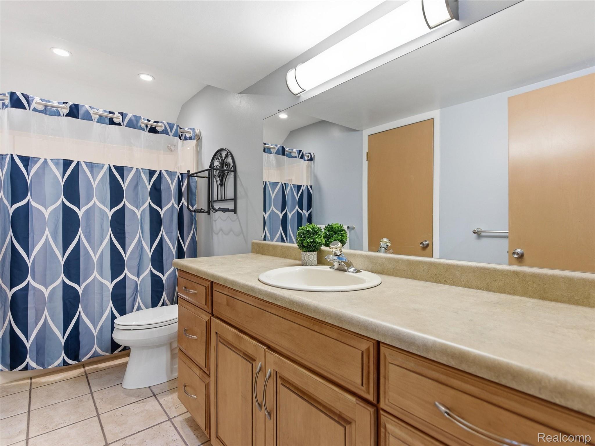 1595 Deerhurst Lane