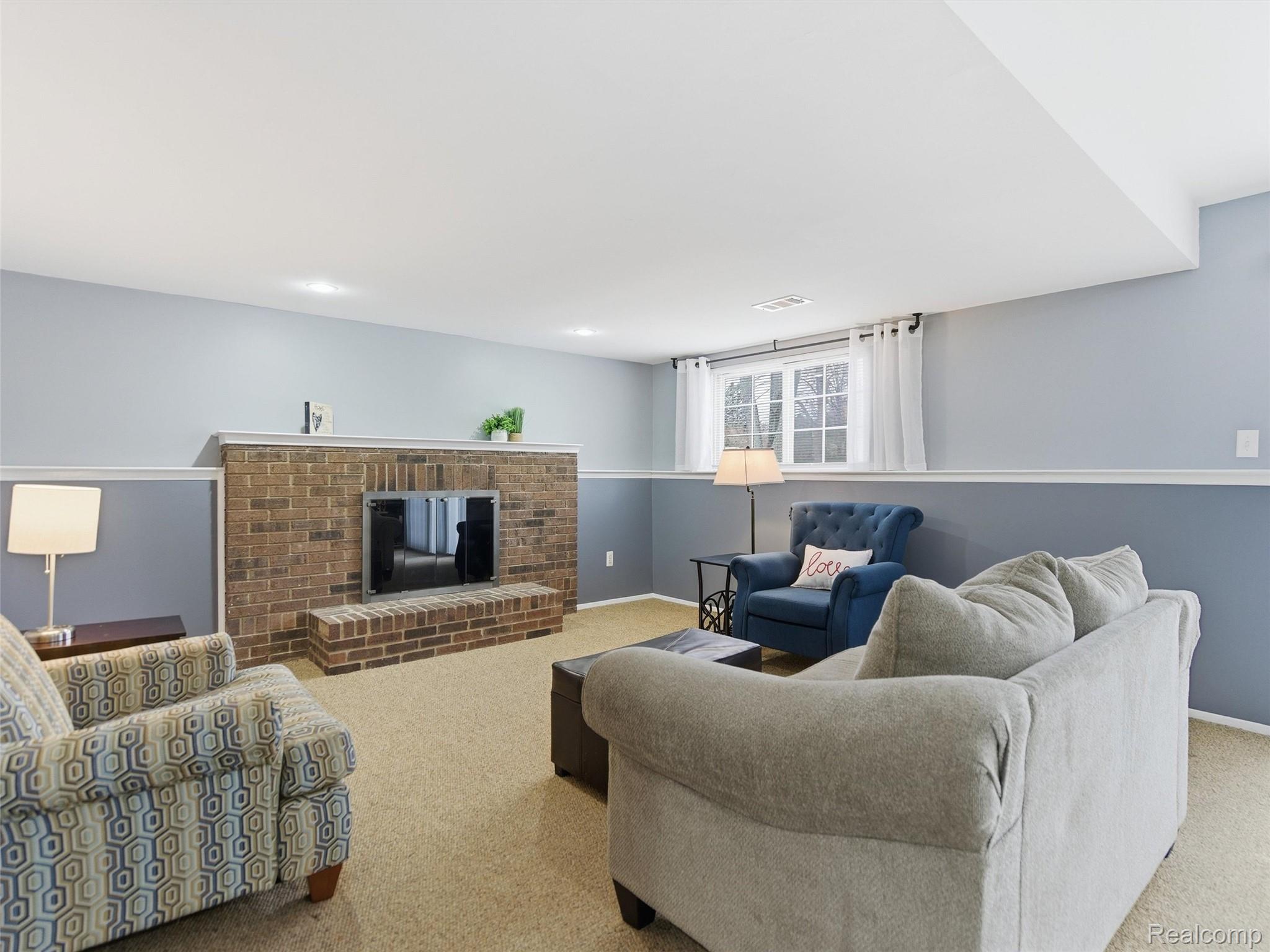 1595 Deerhurst Lane
