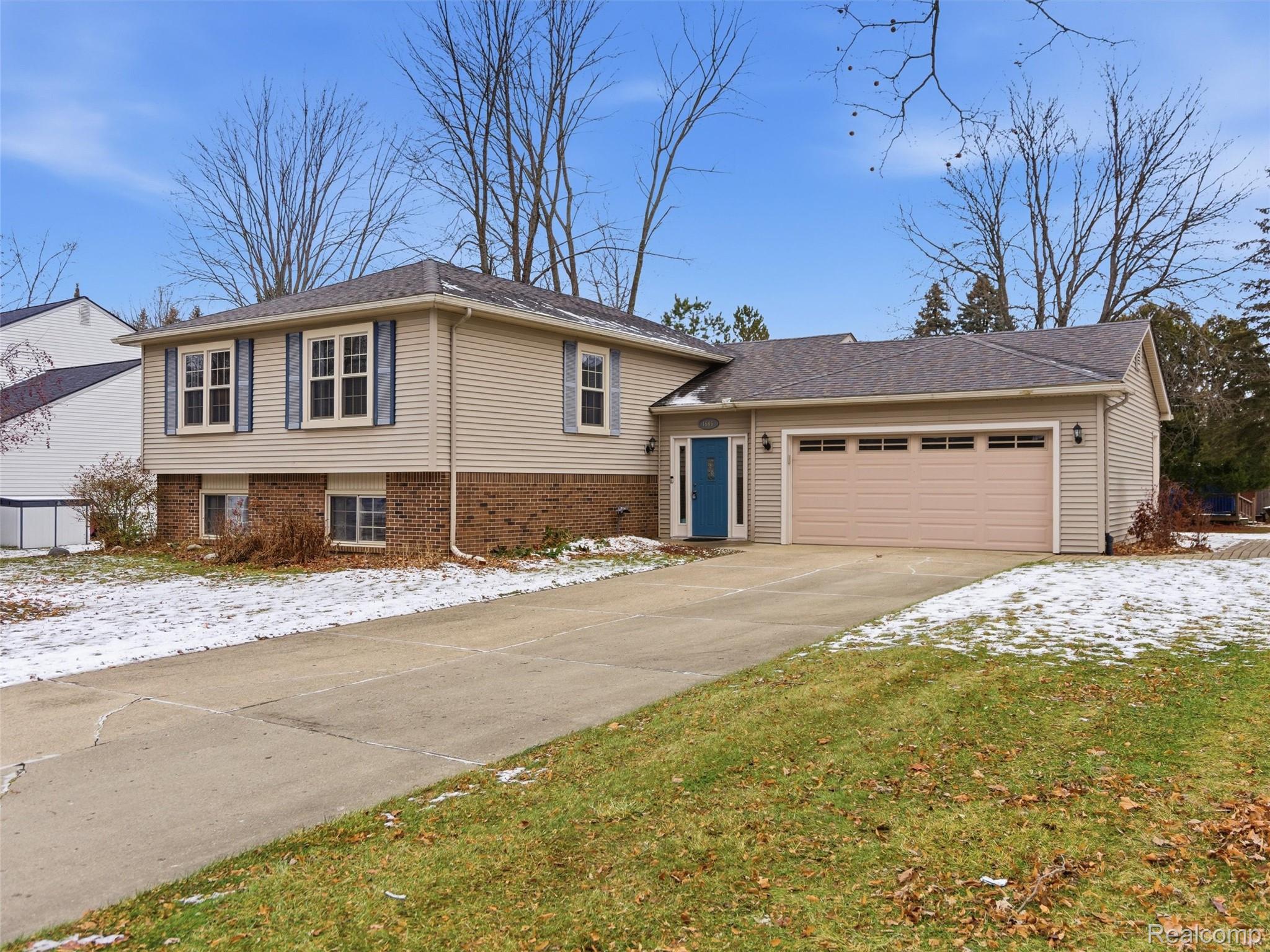 1595 Deerhurst Lane