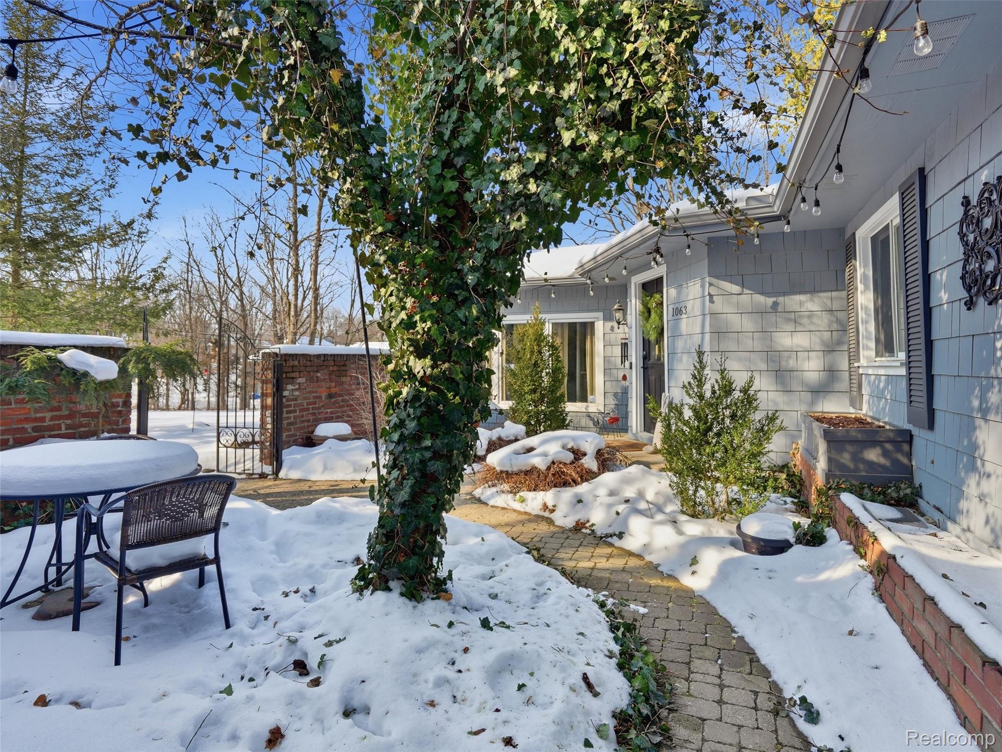 1063 Avon Circle E