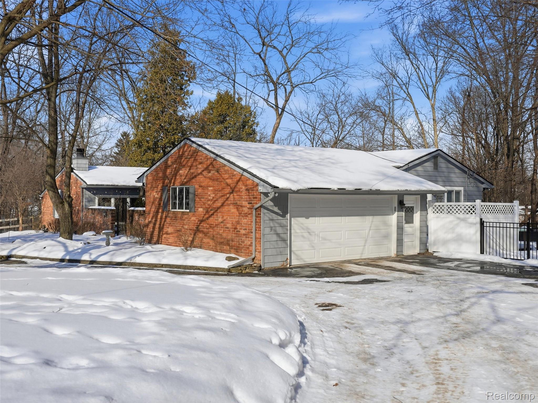 1063 Avon Circle E