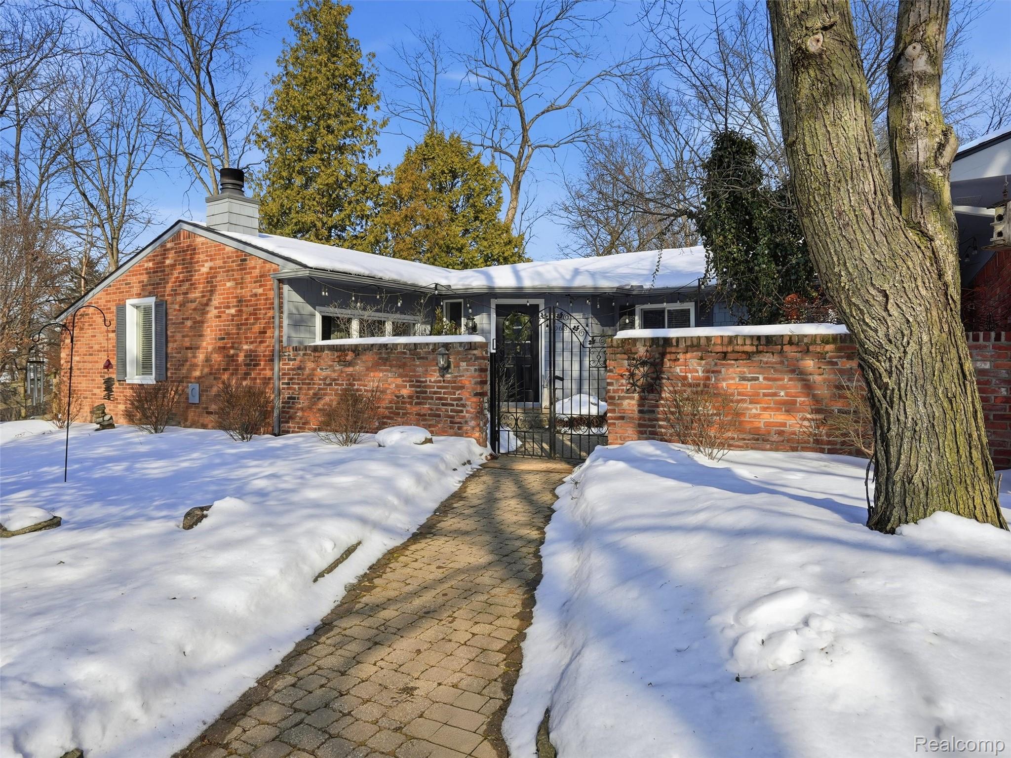 1063 Avon Circle E