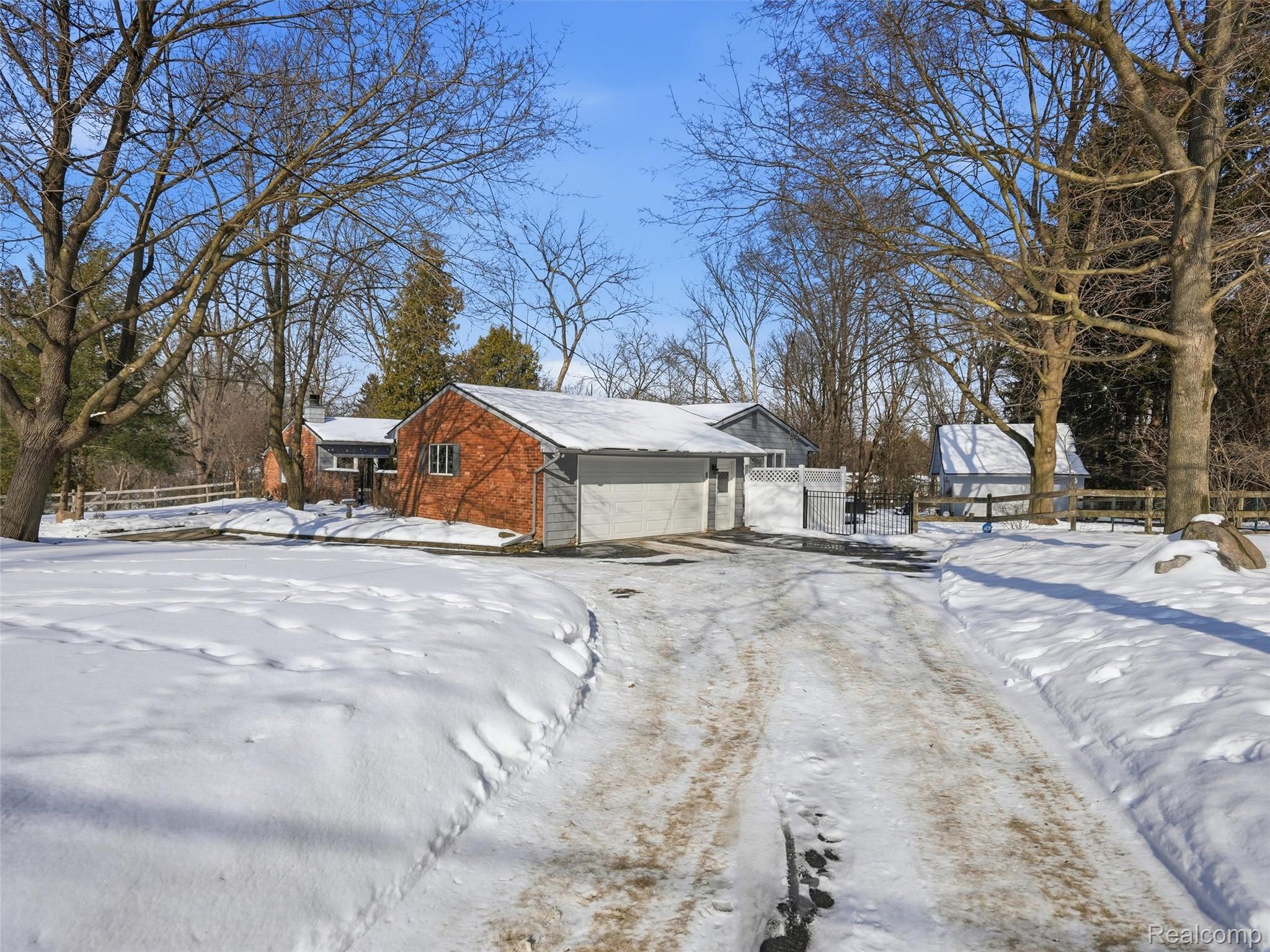 1063 Avon Circle E